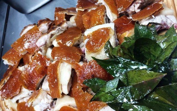 Heo quay Lạng Sơn chuẩn vị núi rừng giữa lòng Sài Gòn