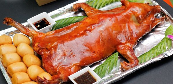 5+ địa chỉ bán lợn sữa quay tại Hà Nội