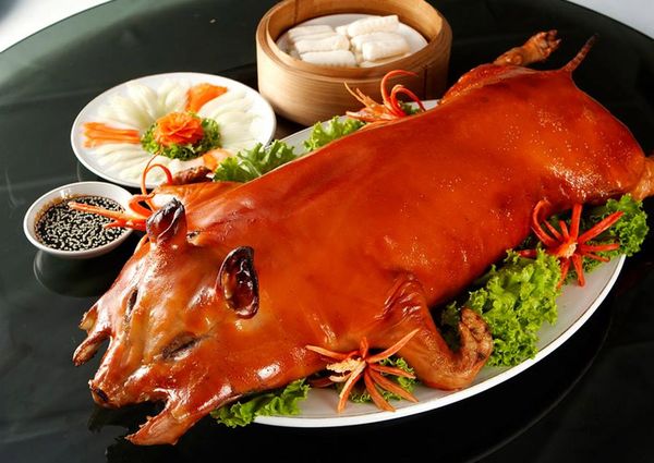 7+ Địa chỉ lợn quay nguyên con giá rẻ chất lượng tại Hà Nội 2
